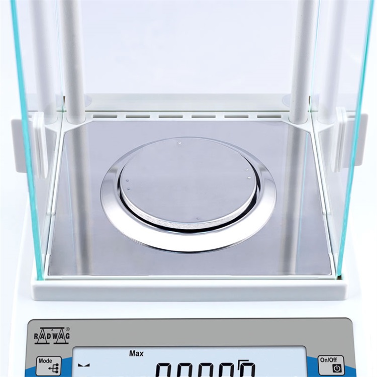 radwag  AS 220.R2 ANALYTICAL BALANCE